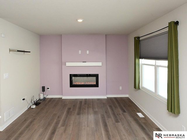 7728 N 95th Avenue, Omaha, NE 68122