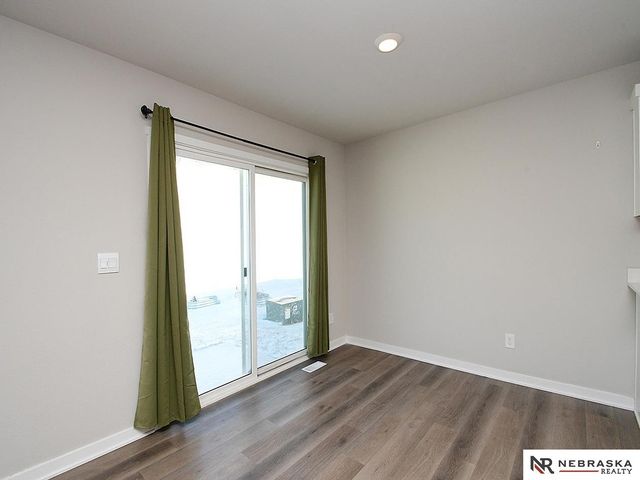 7728 N 95th Avenue, Omaha, NE 68122