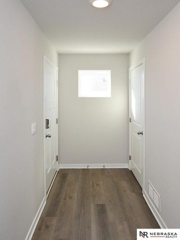 7728 N 95th Avenue, Omaha, NE 68122