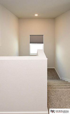 7728 N 95th Avenue, Omaha, NE 68122