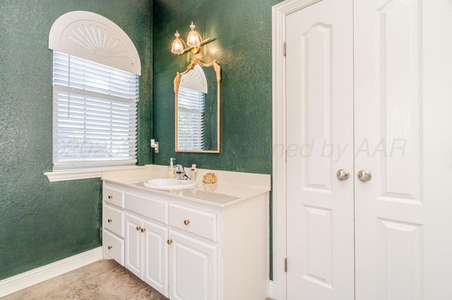 7703 EL PASO Drive, Amarillo, TX 79118