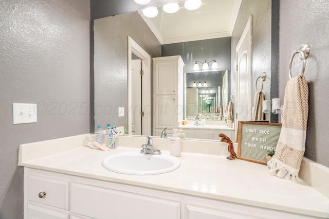 7703 EL PASO Drive, Amarillo, TX 79118