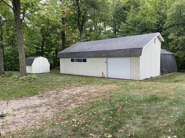 233 N Westwood Avenue, Fremont, MI 49412