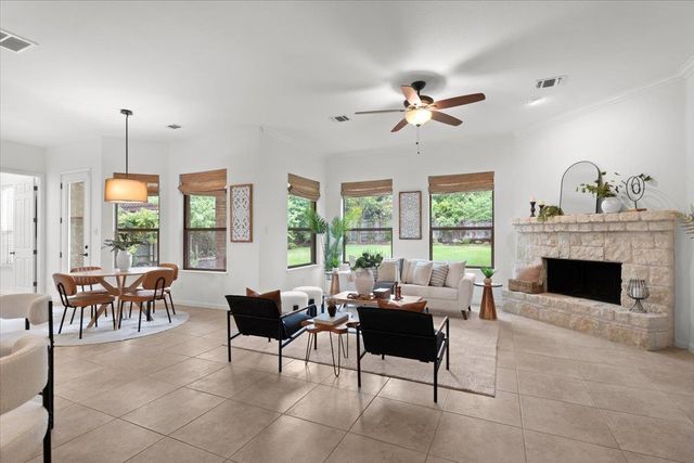 211 Longmont LN, Austin, TX 78737