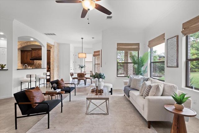 211 Longmont LN, Austin, TX 78737