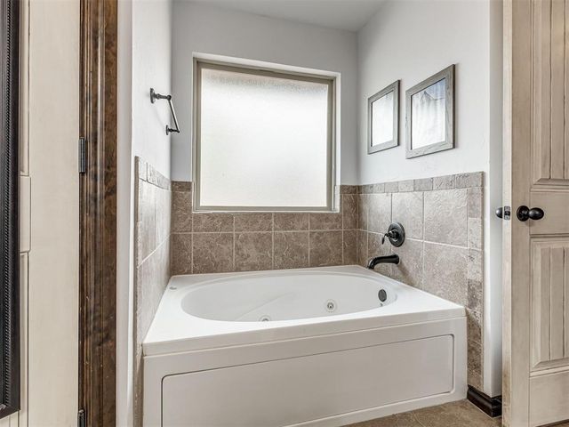 30753 Aussie Court, Norman, OK 73072
