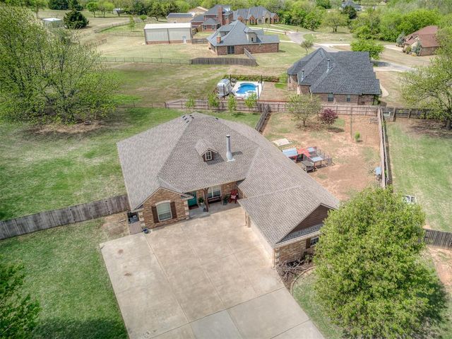 30753 Aussie Court, Norman, OK 73072