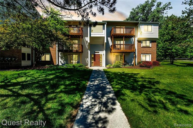 30028 W 12 Mile Road, Farmington Hills, MI 48334