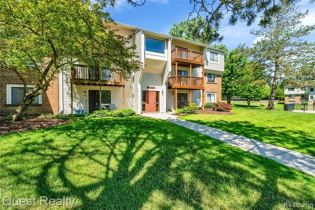 30028 W 12 Mile Road, Farmington Hills, MI 48334