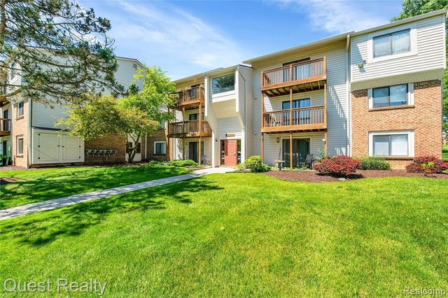 30028 W 12 Mile Road, Farmington Hills, MI 48334