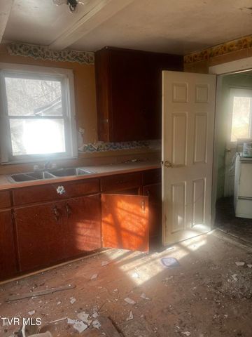 1404 Merrywood Drive, Johnson City, TN 37604