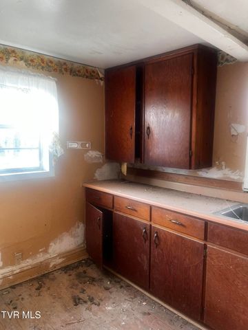 1404 Merrywood Drive, Johnson City, TN 37604