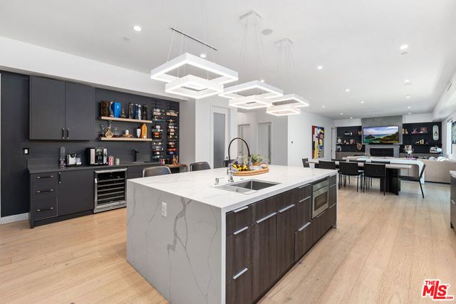 5131 Etiwanda Avenue, Tarzana, CA 91356