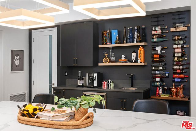 5131 Etiwanda Avenue, Tarzana, CA 91356