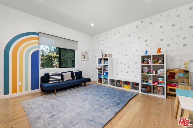 5131 Etiwanda Avenue, Tarzana, CA 91356