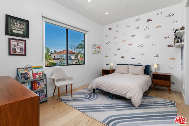 5131 Etiwanda Avenue, Tarzana, CA 91356