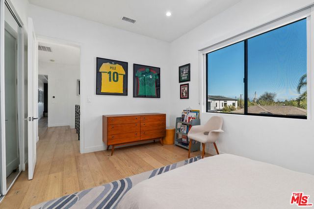 5131 Etiwanda Avenue, Tarzana, CA 91356