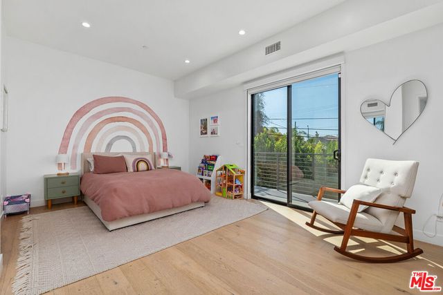 5131 Etiwanda Avenue, Tarzana, CA 91356