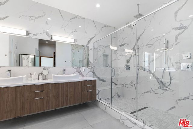 5131 Etiwanda Avenue, Tarzana, CA 91356