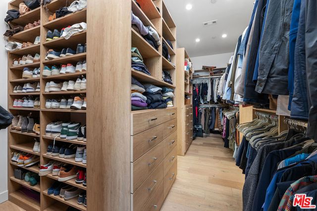 5131 Etiwanda Avenue, Tarzana, CA 91356