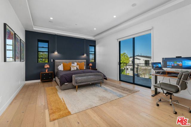 5131 Etiwanda Avenue, Tarzana, CA 91356