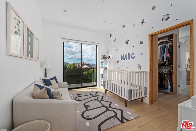 5131 Etiwanda Avenue, Tarzana, CA 91356