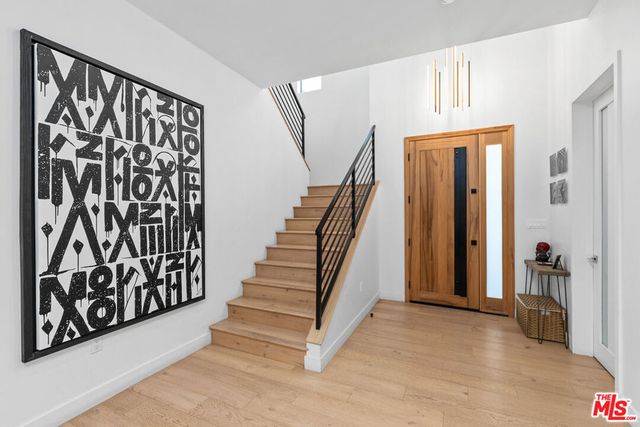 5131 Etiwanda Avenue, Tarzana, CA 91356