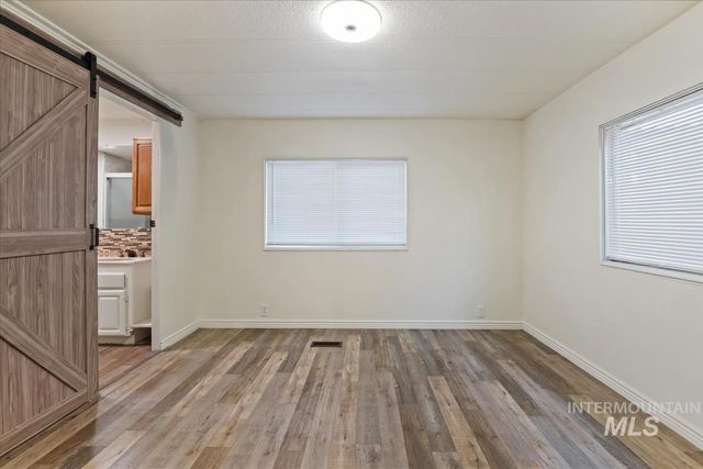 1351 N Oakwood Ln, Boise, ID 83704
