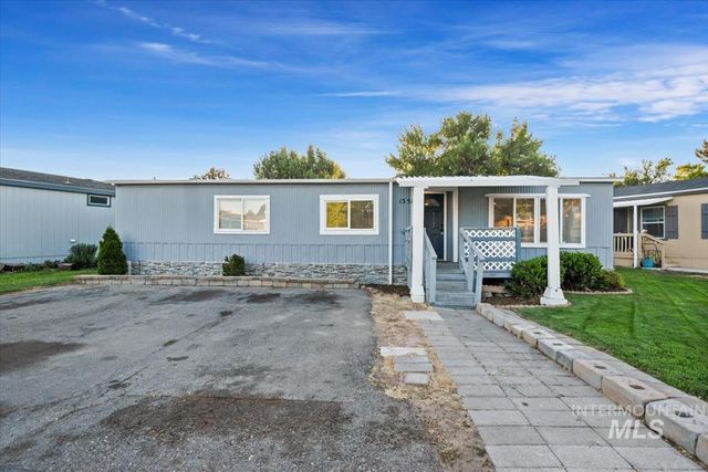 1351 N Oakwood Ln, Boise, ID 83704
