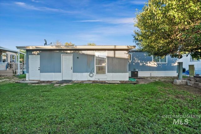 1351 N Oakwood Ln, Boise, ID 83704