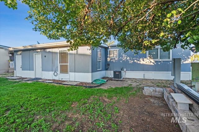1351 N Oakwood Ln, Boise, ID 83704