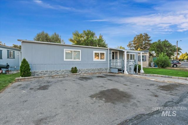 1351 N Oakwood Ln, Boise, ID 83704