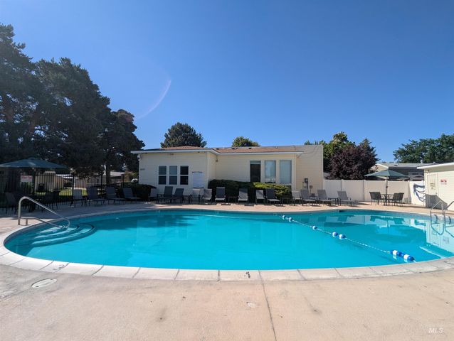 1351 N Oakwood Ln, Boise, ID 83704