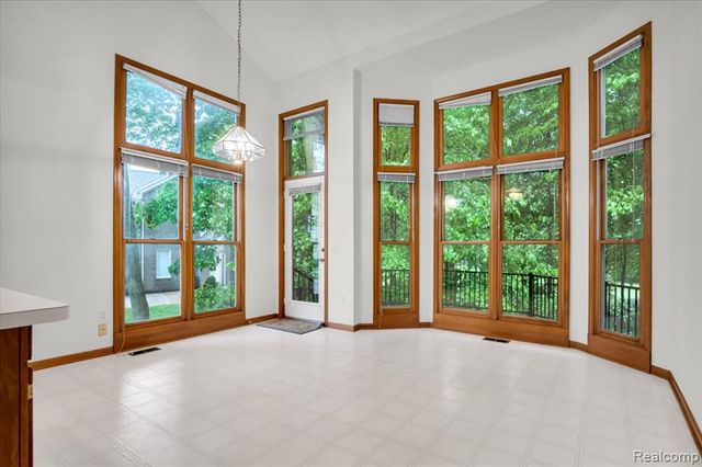 28335 Golf Pointe Boulevard, Farmington Hills, MI 48331