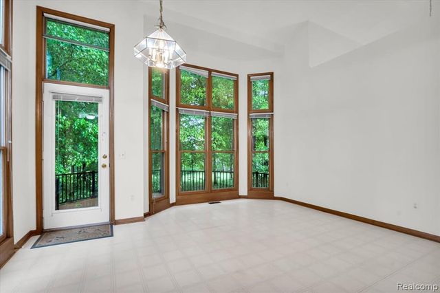 28335 Golf Pointe Boulevard, Farmington Hills, MI 48331