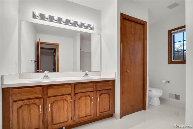 28335 Golf Pointe Boulevard, Farmington Hills, MI 48331