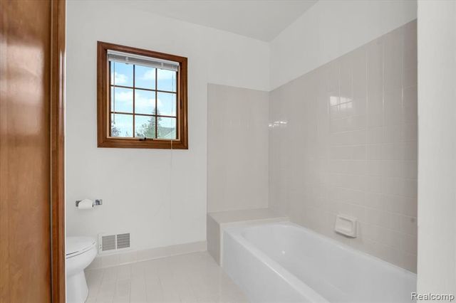 28335 Golf Pointe Boulevard, Farmington Hills, MI 48331