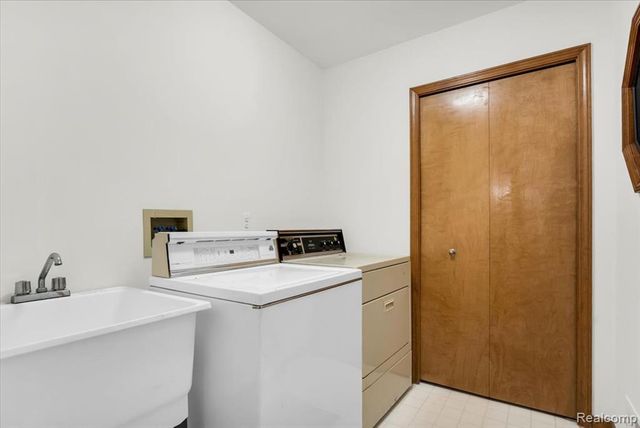 28335 Golf Pointe Boulevard, Farmington Hills, MI 48331