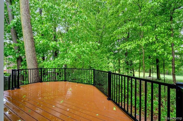 28335 Golf Pointe Boulevard, Farmington Hills, MI 48331