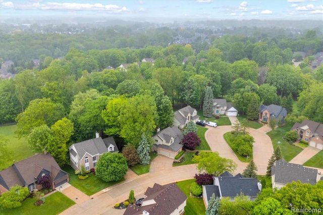 28335 Golf Pointe Boulevard, Farmington Hills, MI 48331