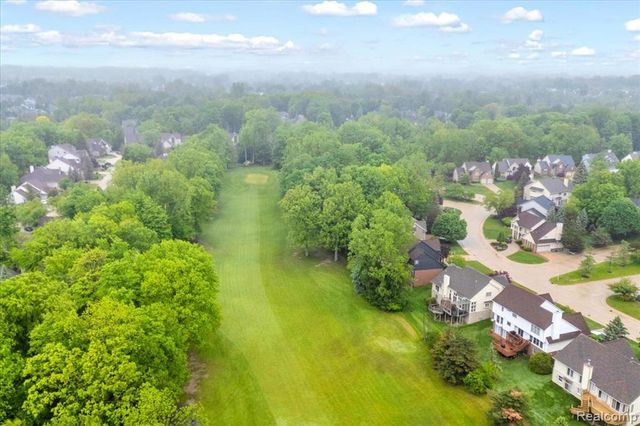 28335 Golf Pointe Boulevard, Farmington Hills, MI 48331