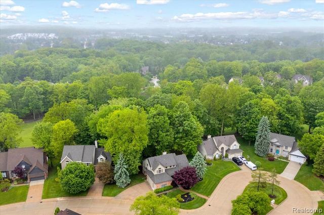 28335 Golf Pointe Boulevard, Farmington Hills, MI 48331