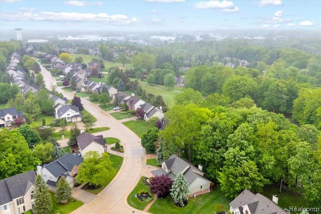 28335 Golf Pointe Boulevard, Farmington Hills, MI 48331
