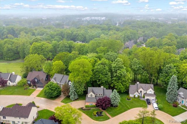 28335 Golf Pointe Boulevard, Farmington Hills, MI 48331