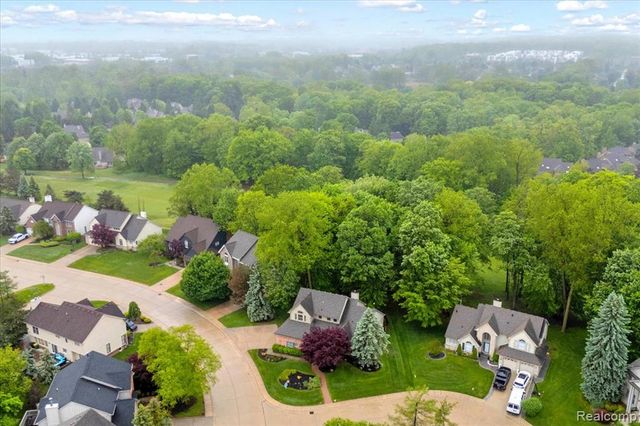 28335 Golf Pointe Boulevard, Farmington Hills, MI 48331