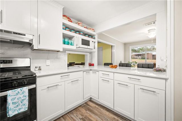 2101 FAIRVIEW Lane, Pineville, LA 71360