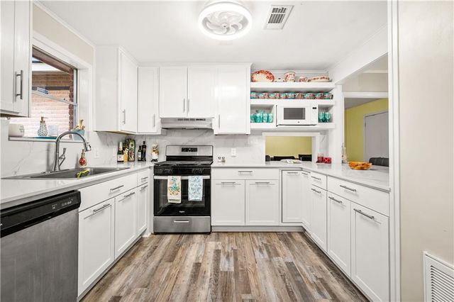 2101 FAIRVIEW Lane, Pineville, LA 71360