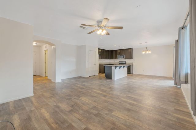 1641 N Virmargo Street, Visalia, CA 93292