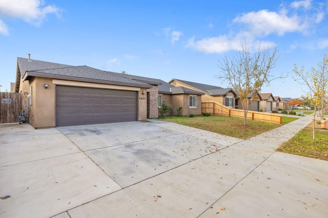 1641 N Virmargo Street, Visalia, CA 93292