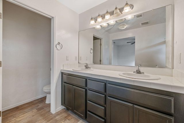 1641 N Virmargo Street, Visalia, CA 93292